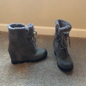 Sorel Joan of arc Sherpa wedges